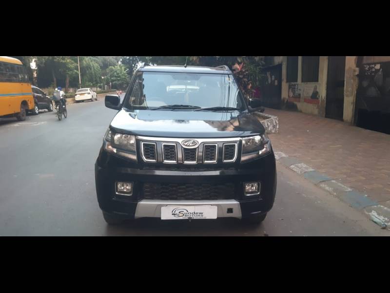 Mahindra TUV300 T10