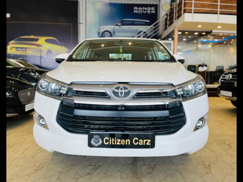 Toyota Innova Crysta 2.4 VX 8 STR