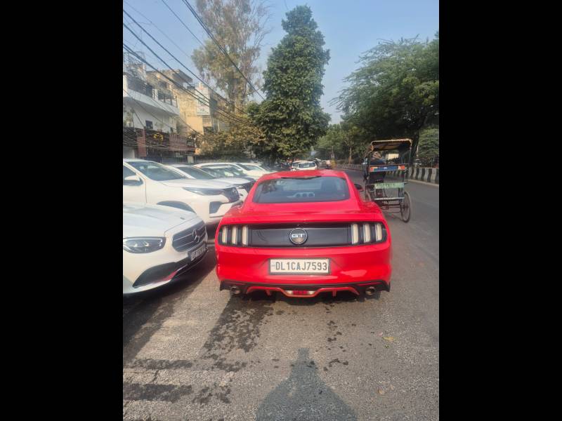 Ford Mustang GT Fastback 5.0L v8