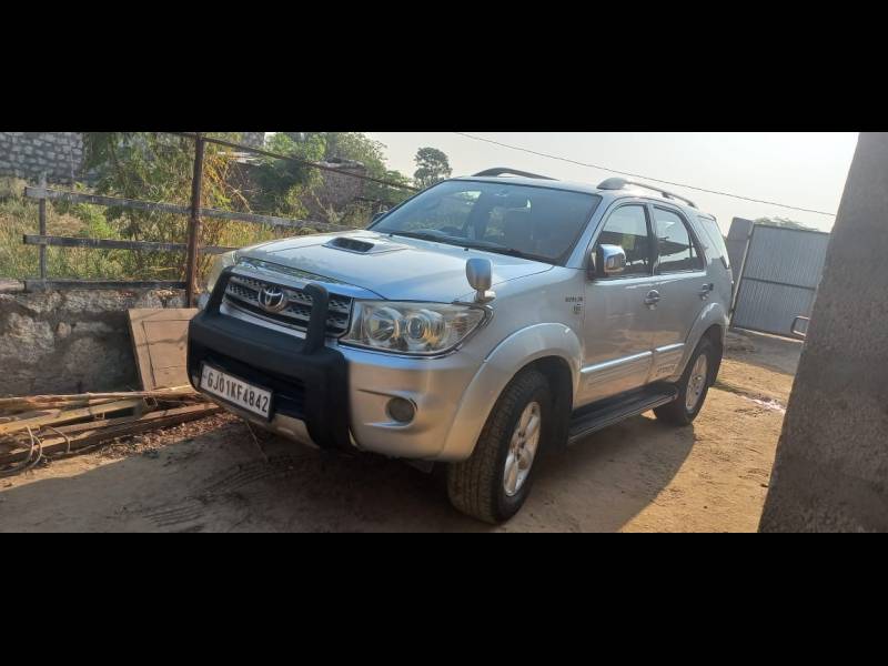 Toyota Fortuner 3.0 MT