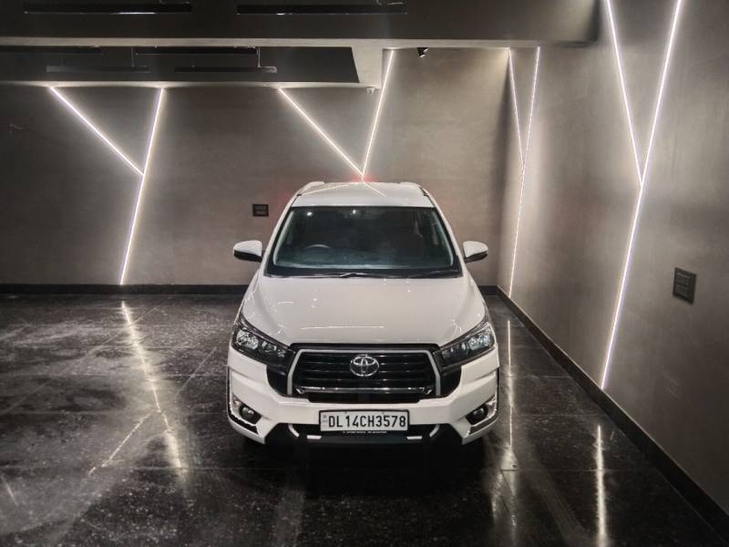 Toyota Innova Crysta 2.4 GX 7 STR