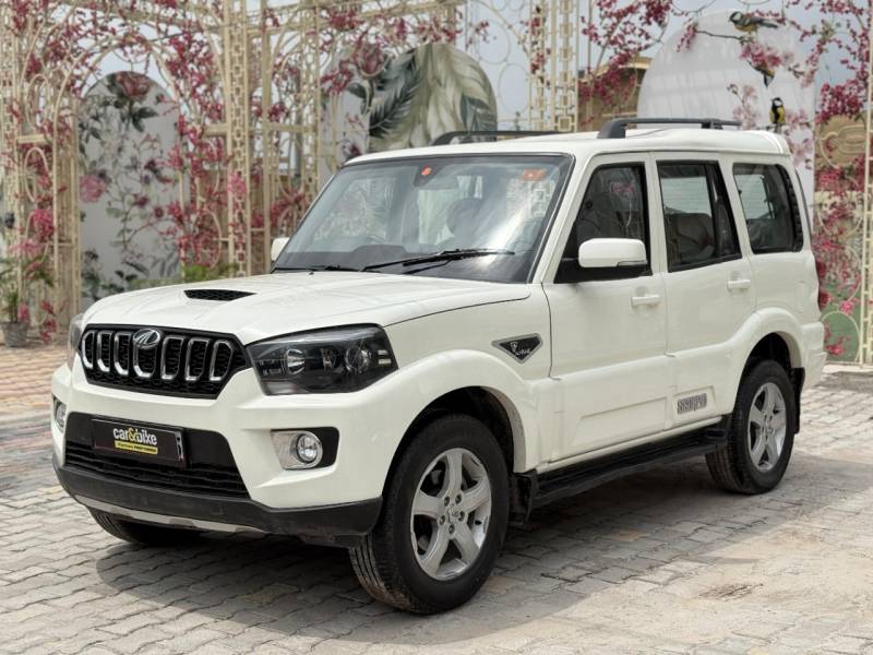 Mahindra Scorpio S11 MT 7S
