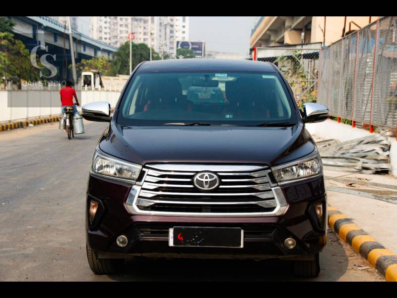 Toyota Innova Crysta 2.4 G 7 STR