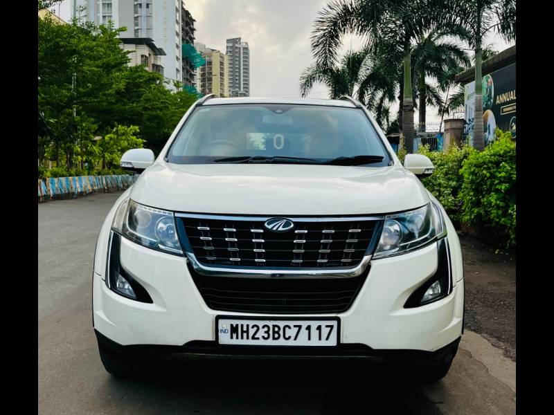 Mahindra XUV500 W11