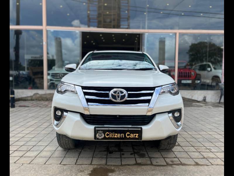 Toyota Fortuner 2.8 4x4 AT