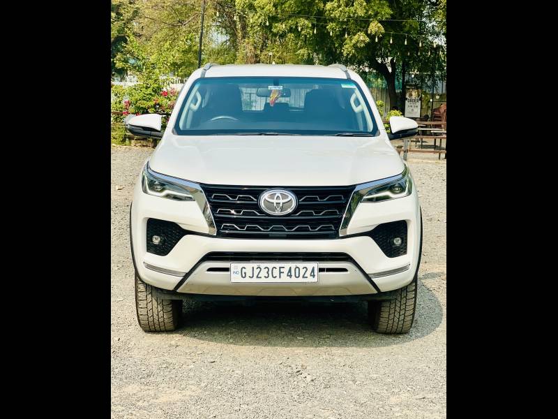 Toyota Fortuner 4X2 AT 2.8 Diesel