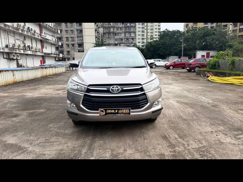 Toyota Innova 2.5 GX 7 STR BS IV