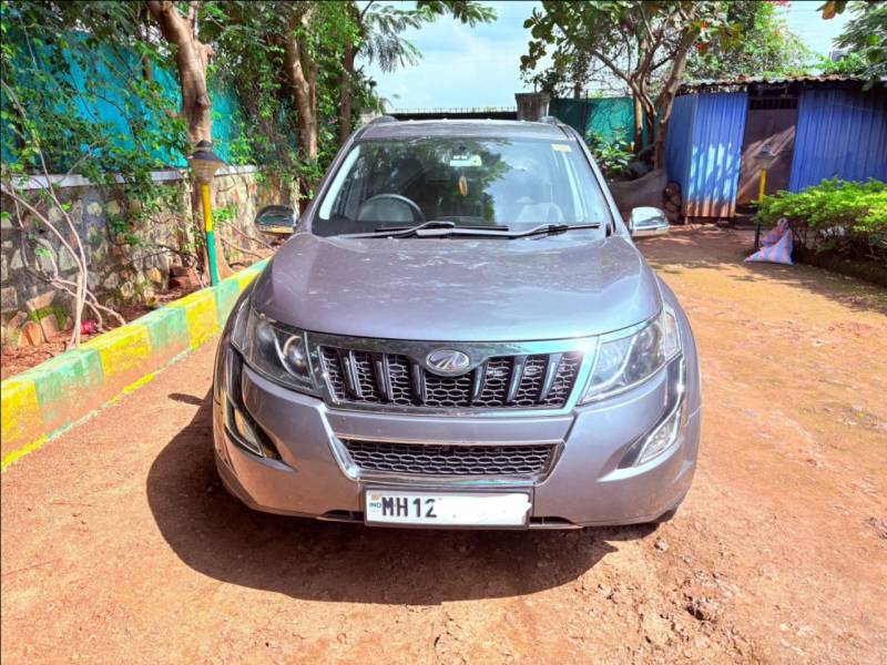 Mahindra XUV500 W6 FWD AT
