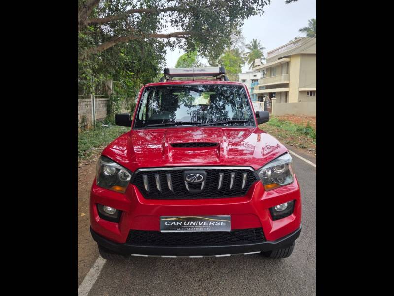 Mahindra Scorpio S10