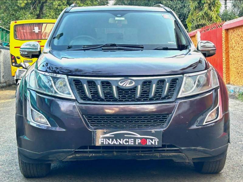 Mahindra XUV500 W10 FWD