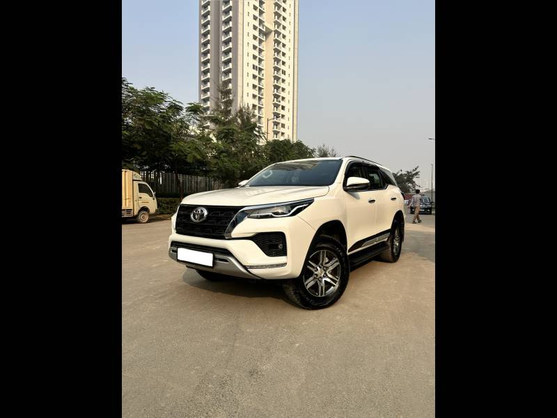 Toyota Fortuner 4X2 AT 2.8 Diesel
