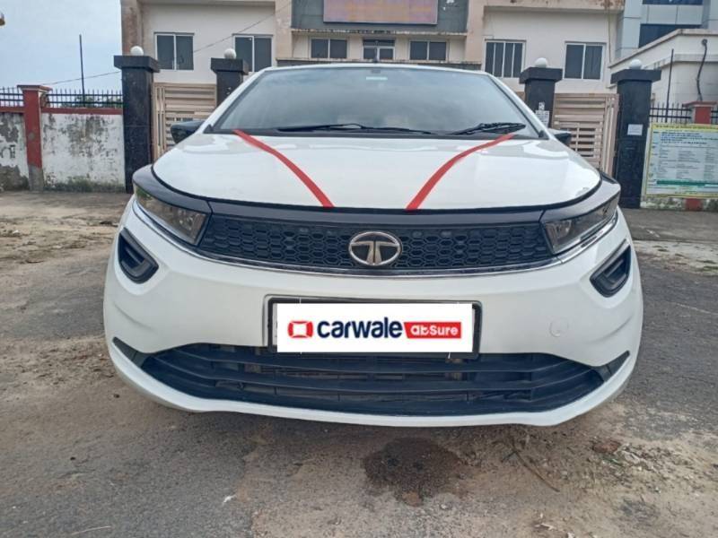 Tata Altroz XE Petrol