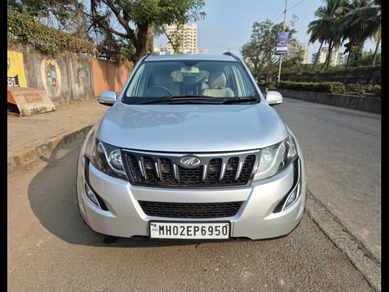 Mahindra XUV500 W6 FWD