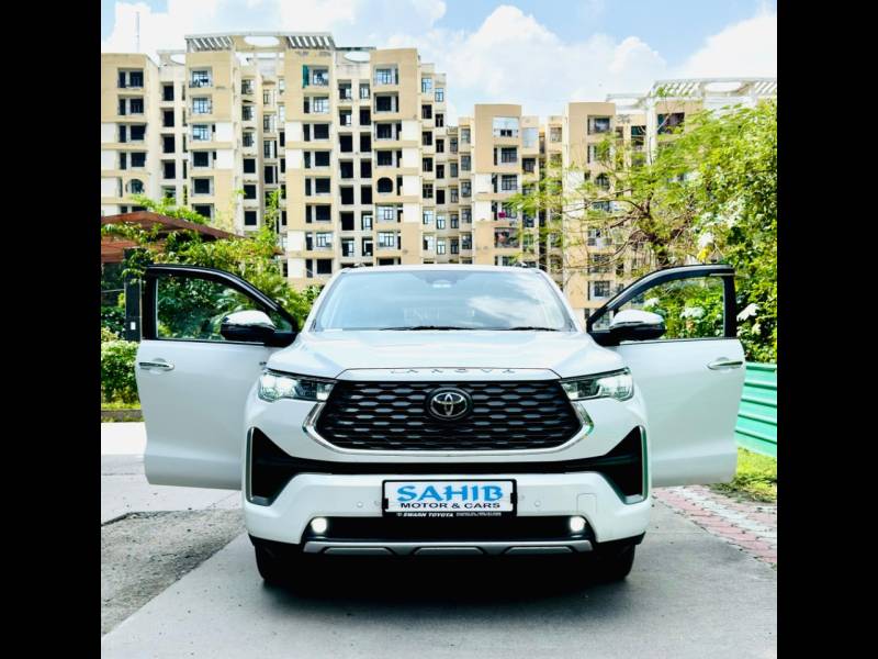 Toyota Innova Hycross ZX (O) Hybrid 7 STR