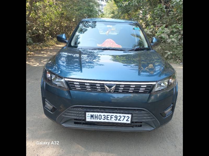 Mahindra XUV 300 W6 1.2 Petrol AMT