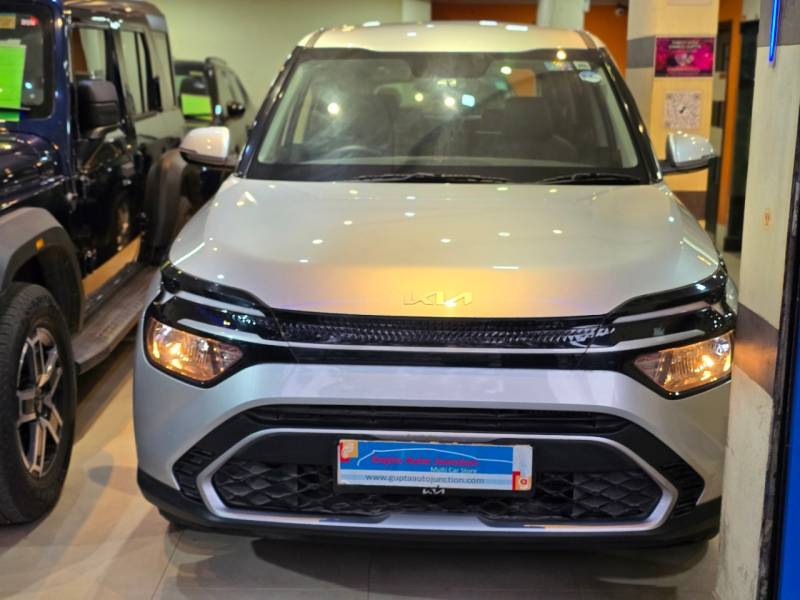 Kia Carens Premium (O) 1.5 Diesel MT 7 STR