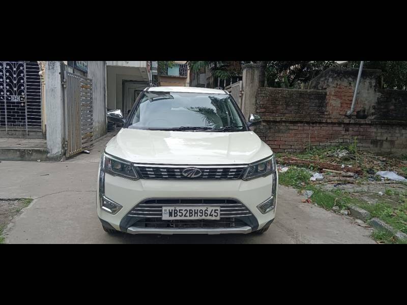 Mahindra XUV 300 W8 1.2 Petrol