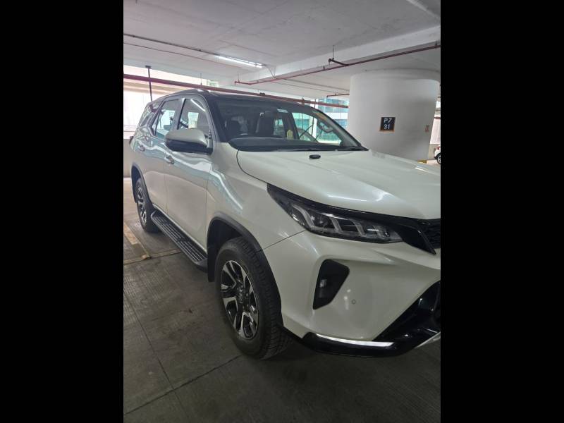 Toyota Fortuner Legender 4X2 AT 2.8 Legender