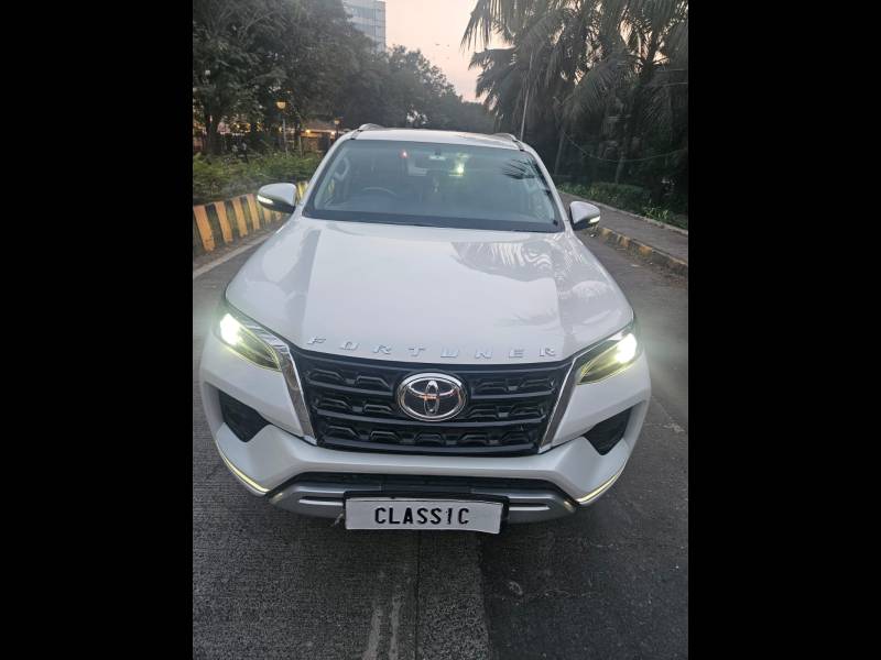 Toyota Fortuner 4x2 AT