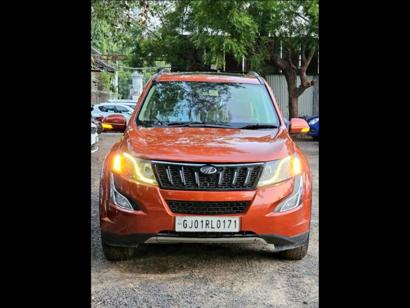 Mahindra XUV500 W10 FWD