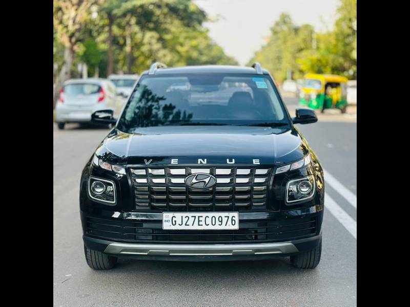 Hyundai Venue SX 1.2 MT Knight Edition