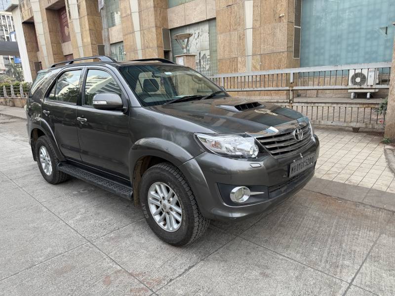 Toyota Fortuner 3.0 4X4 MT