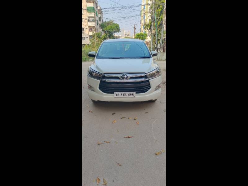 Toyota Innova Crysta 2.4 V Diesel
