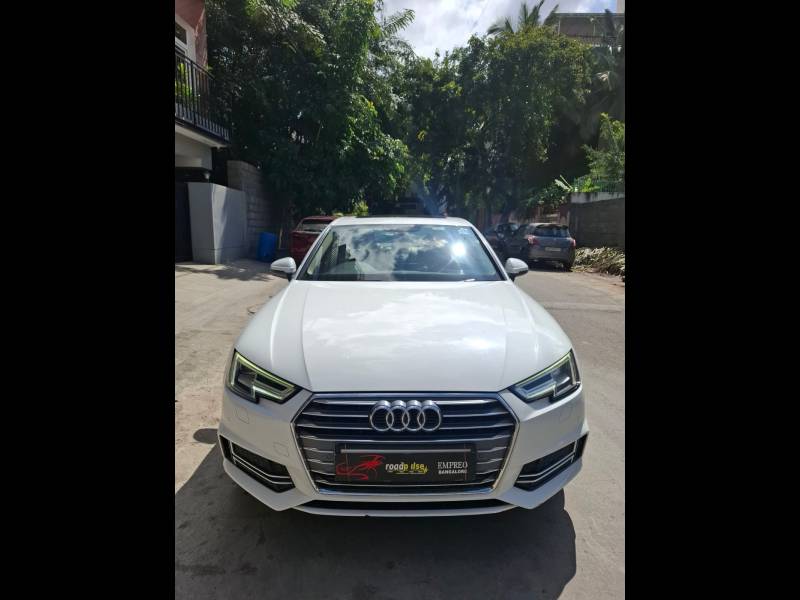 Audi A4 30 TFSI Premium Plus