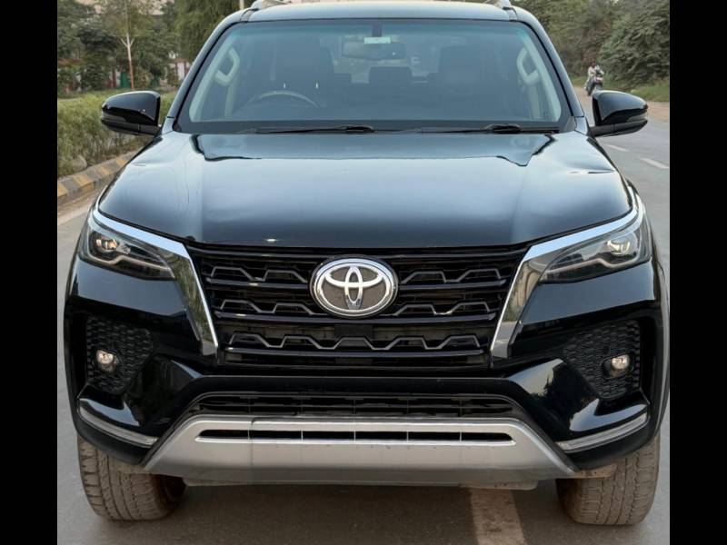 Toyota Fortuner 4X2 AT 2.8 Diesel