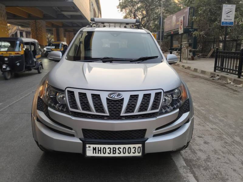 Mahindra XUV500 W8