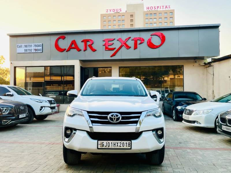 Toyota Fortuner 2.8 4x2 MT
