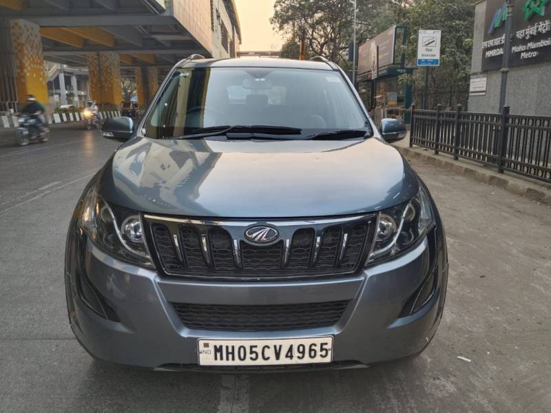 Mahindra XUV500 W6 FWD AT
