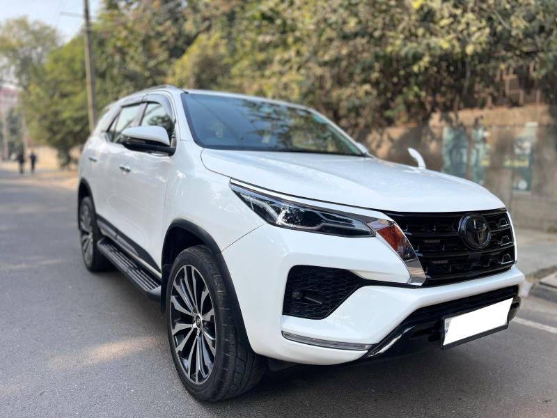 Toyota Fortuner 4X2 AT 2.8 Diesel