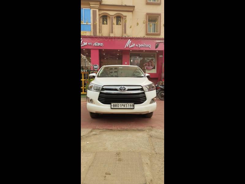 Toyota Innova Crysta 2.4 V Diesel