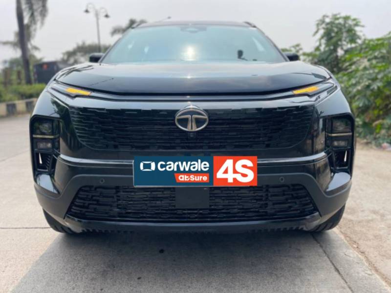 Tata Safari Accomplished Plus 6 STR Dark Edition AT