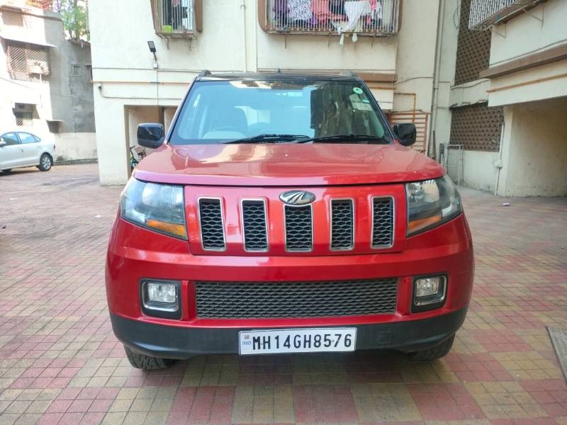 Mahindra TUV300 T10 Dual Tone