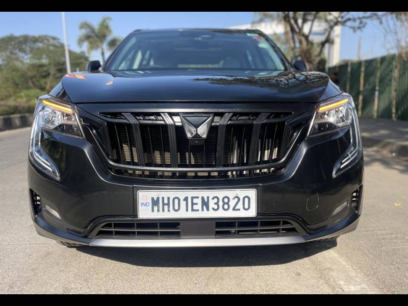 Mahindra XUV700 AX7 Luxury Pack Petrol AT 7 STR