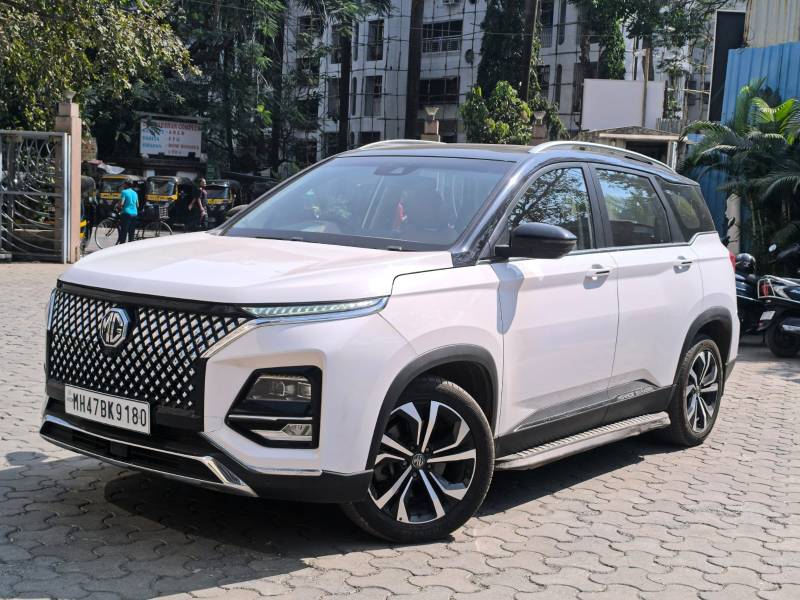 Morris Garage Hector Plus Savvy Pro 1.5 Turbo Petrol CVT 7 STR Dual Tone