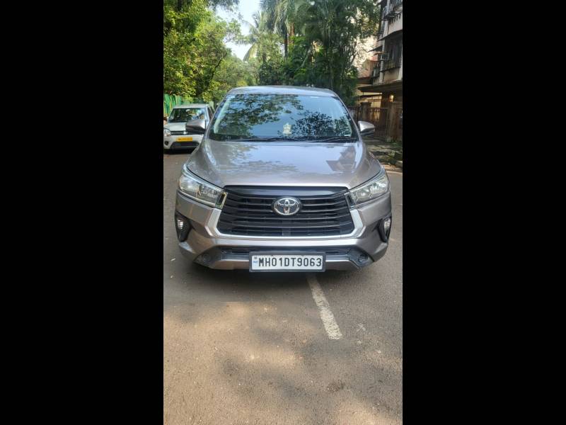 Toyota Innova Crysta 2.4 G 8 STR