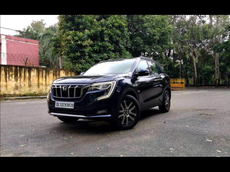 Mahindra XUV700 AX 7 Petrol AT Luxury Pack 7 STR