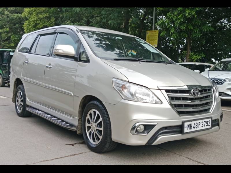 Toyota Innova 2.5 VX 8 STR
