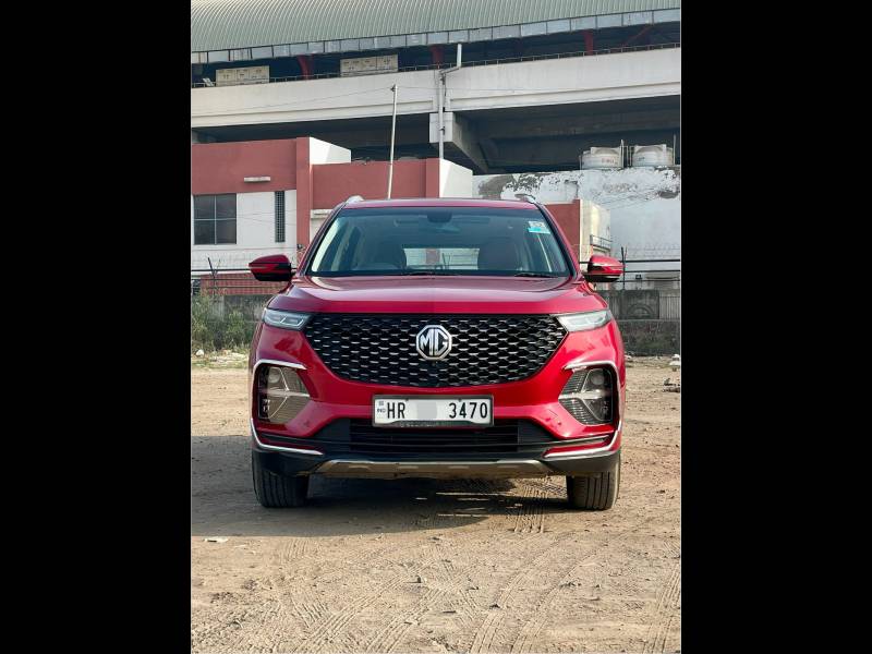 Morris Garage Hector Plus Sharp 1.5 Petrol Turbo DCT 6-STR Dual Tone