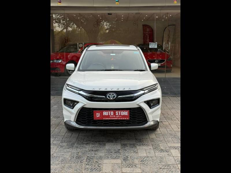 Toyota Urban Cruiser Hyryder V AT NeoDrive