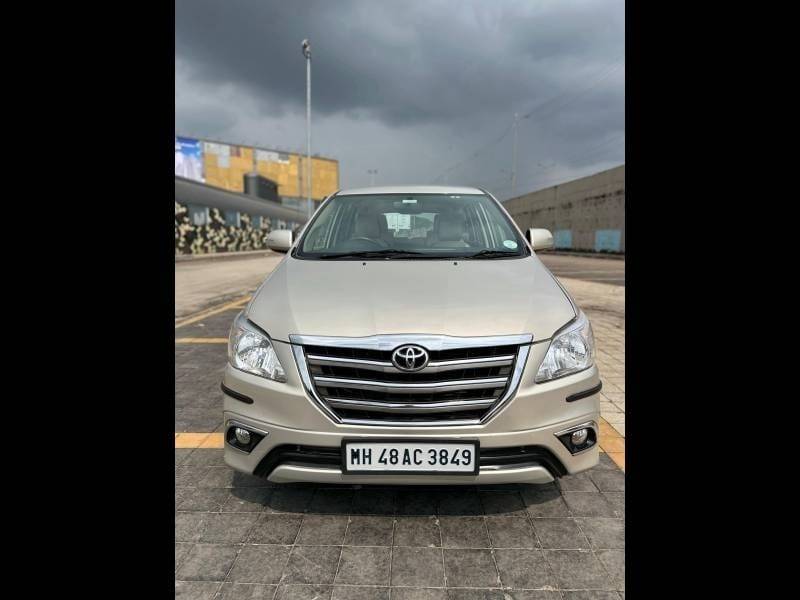 Toyota Innova 2.5 VX 7 STR BS IV