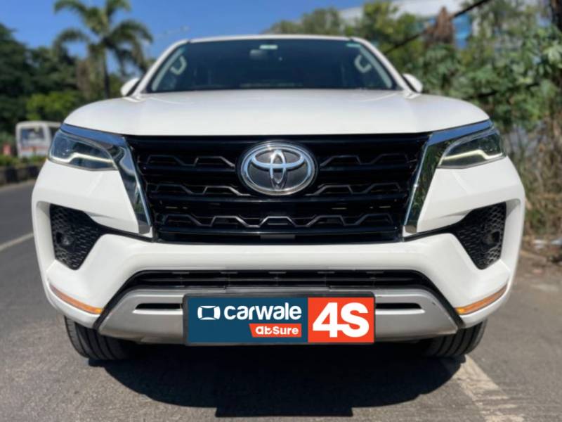 Toyota Fortuner 4x2 AT