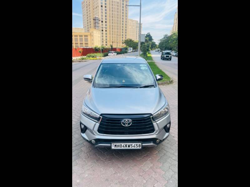 Toyota Innova Crysta 2.4 GX 8 STR