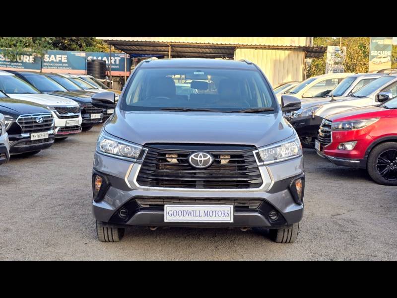 Toyota Innova Crysta 2.4 G 8 STR