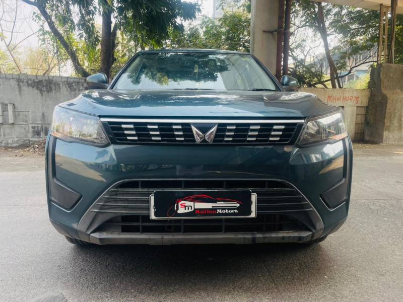 Mahindra XUV 300 W6 1.2 Petrol