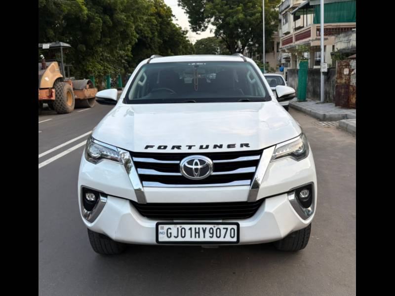 Toyota Fortuner 2.8 4x2 MT