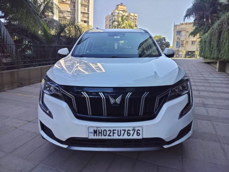 Mahindra XUV700 AX7 Luxury Pack Petrol AT 7 STR